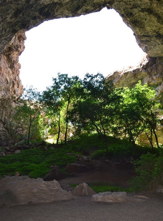 Akmechet Cave